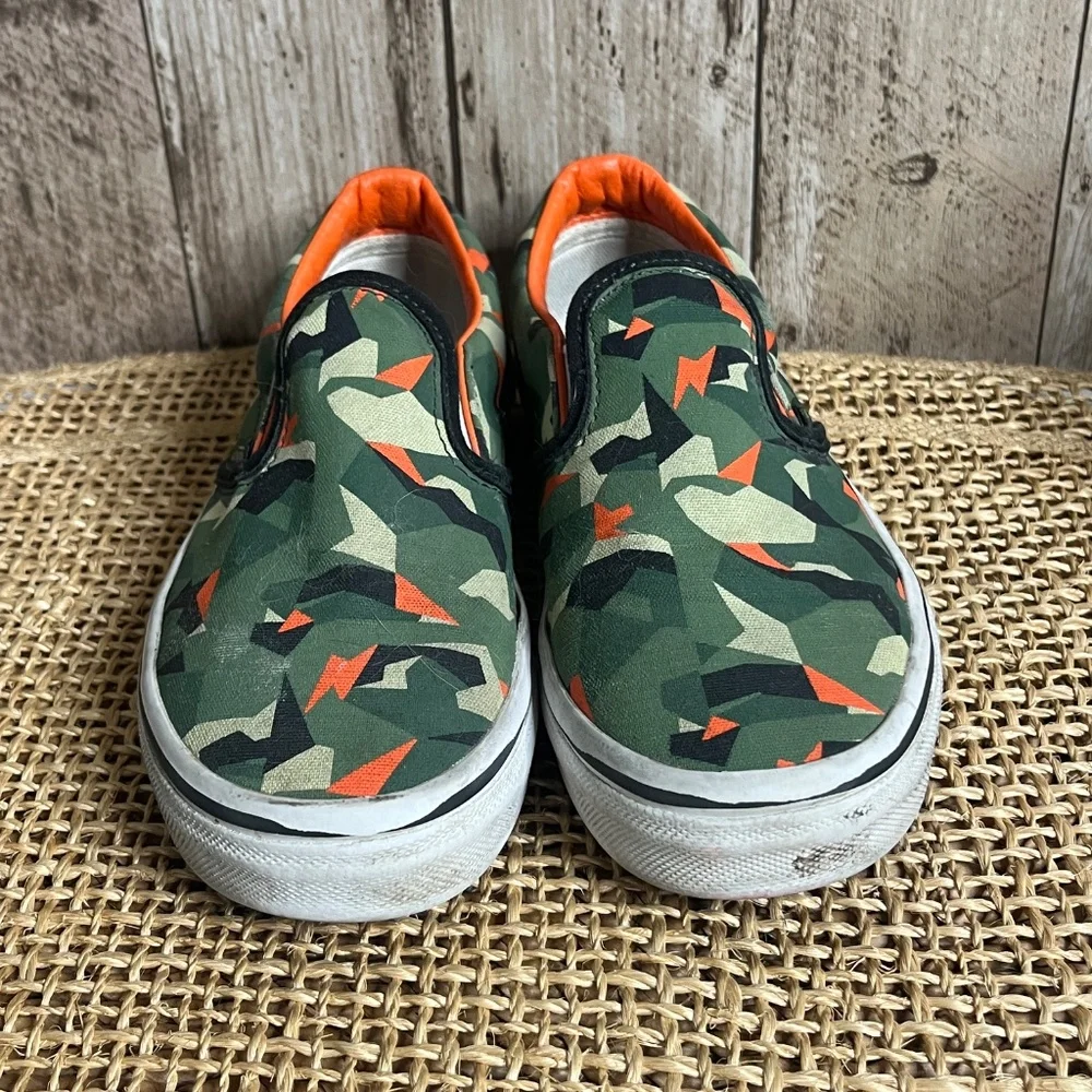 Vans Kids Slip On Camo Sneakers Size 3 Green Orange Canvas Shoes - Picture 2 of 3